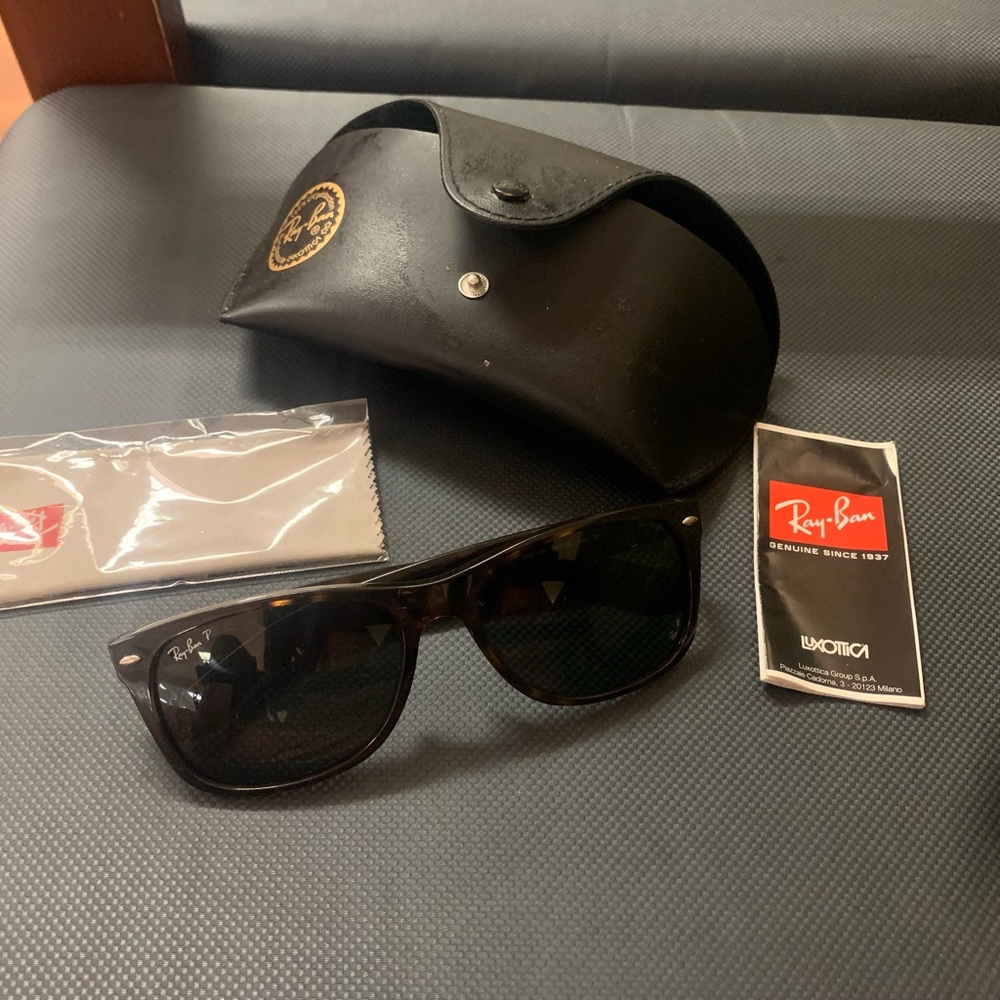 Ray ban